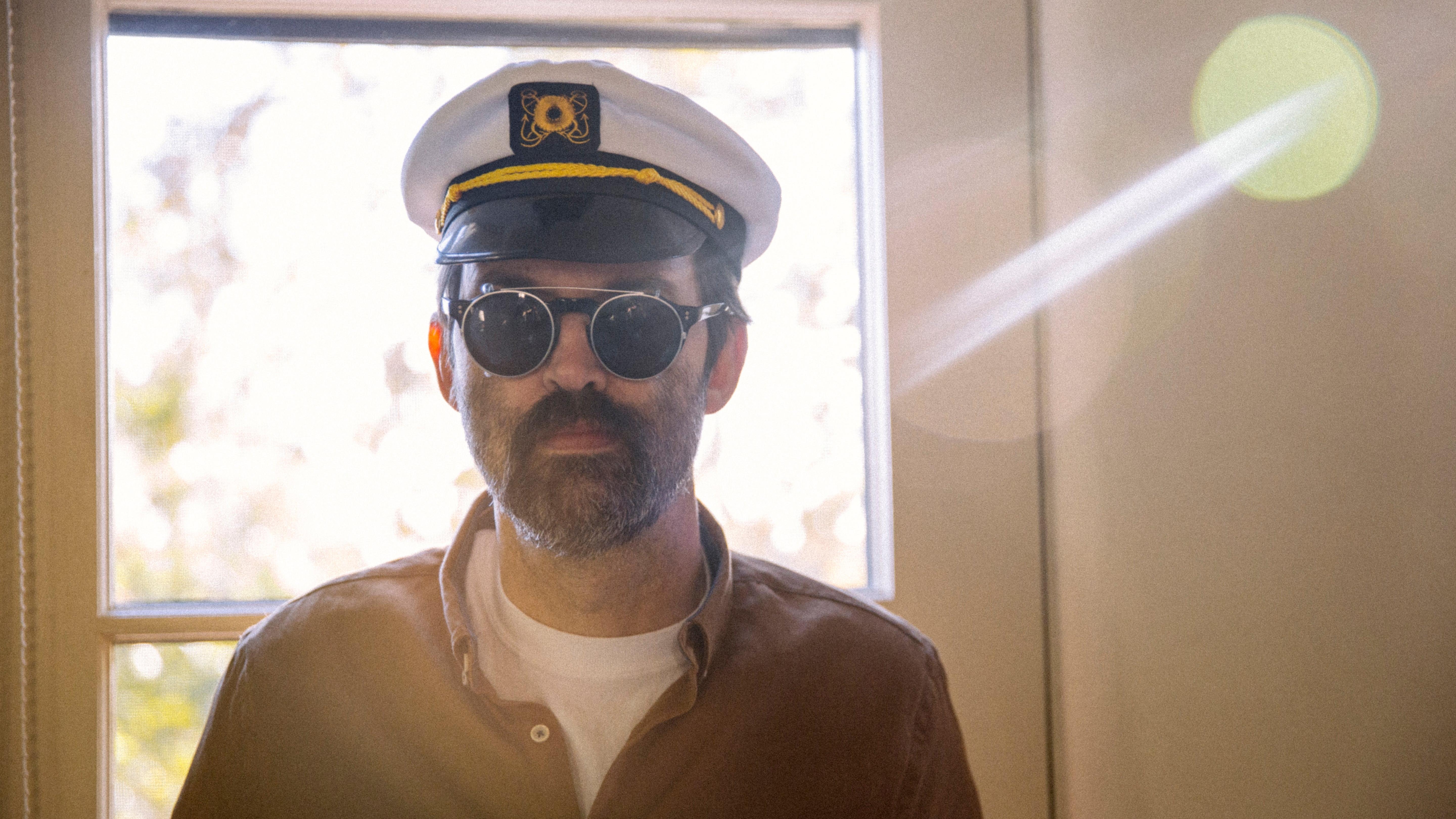 Eels' latest album is full of distortion and frustration, but not enough memorable hooks